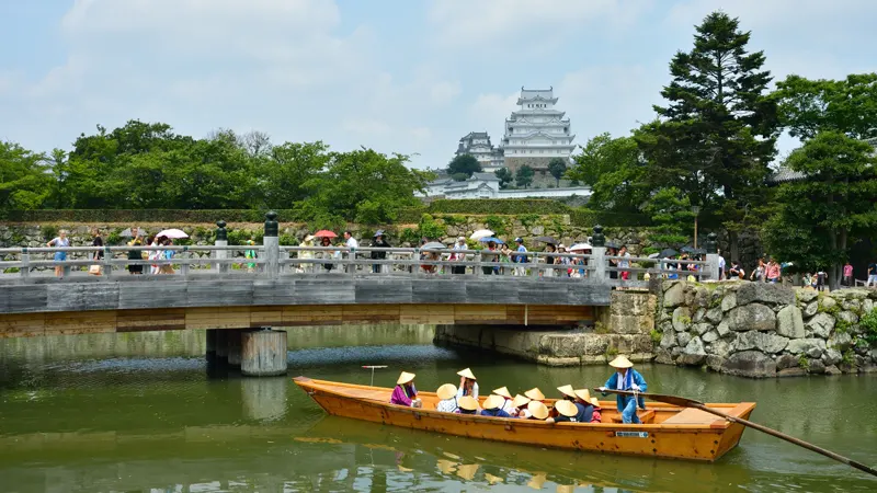 Himeji Castle Pricing and Crowd Tips