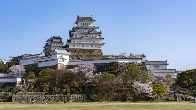Himeji Castle from Sannomaru Square with white walls