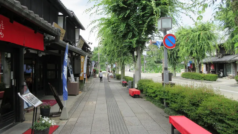 Yume Kyobashi Castle Road is a popular spot for tourists