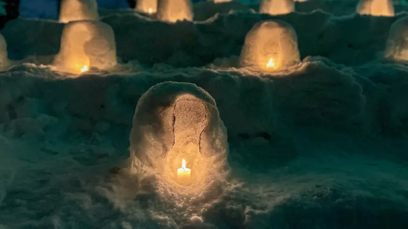 Lit mini kamakura display