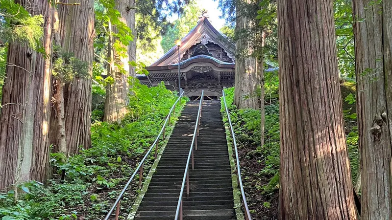 Hokosha stone stairway