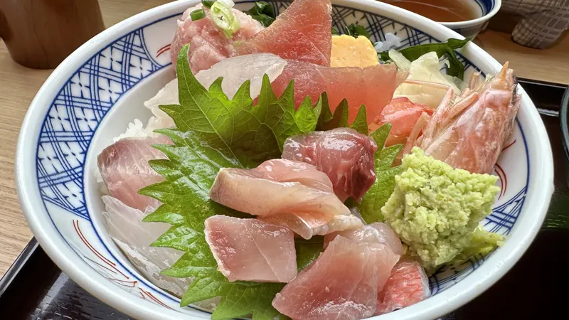Seafood bowl at Toyosu Market