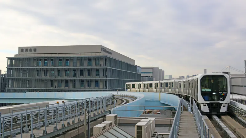 Toyosu Market and Yurikamome line