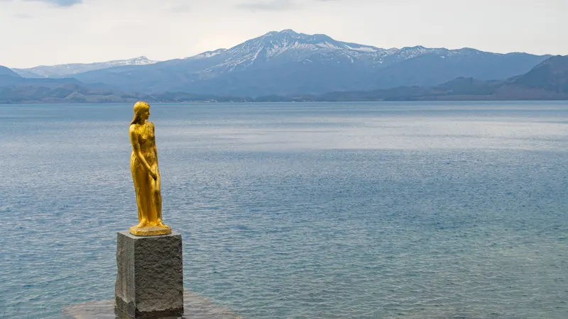 Komagatake and Tatsuko statue at Tazawako