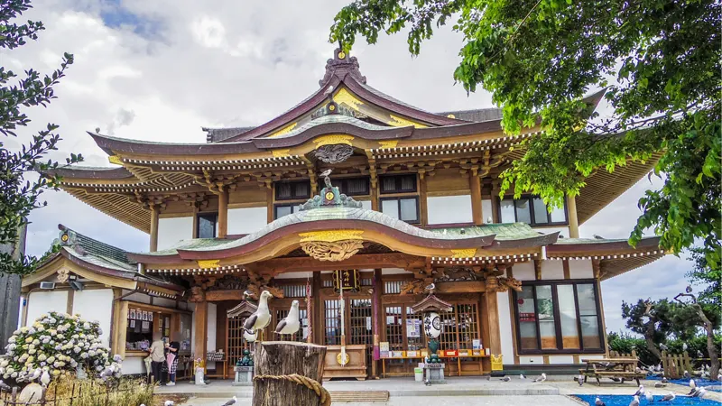 Main hall of Kabushima Shrine