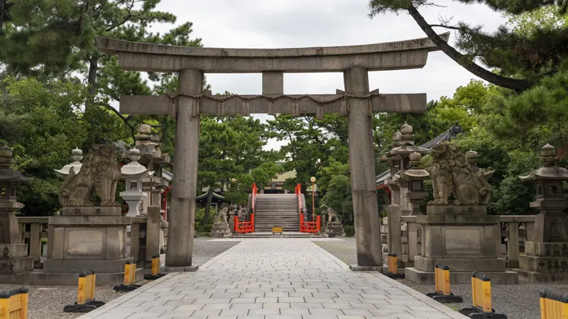 Shrine pathway structure