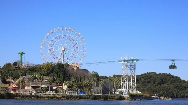 Kanzanji Ropeway over the lake