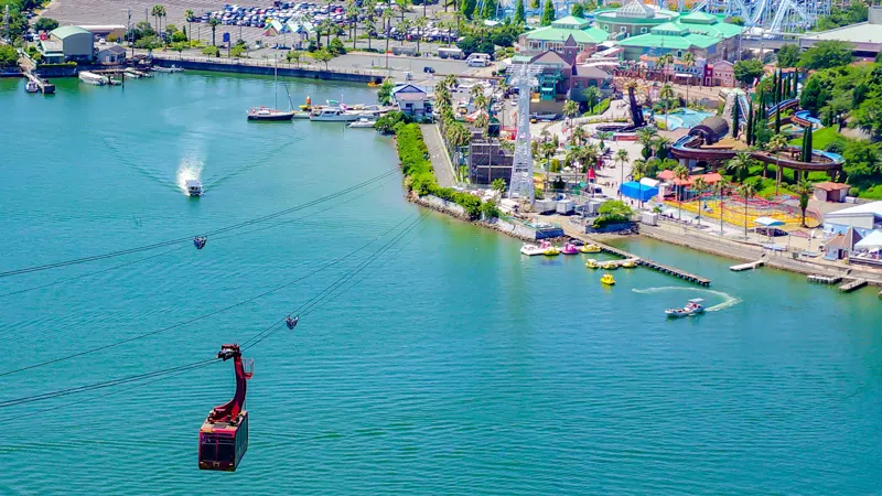 Ropeway crossing Lake Hamana