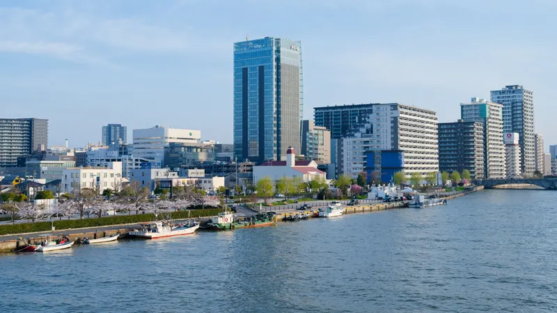Shinano River leading to Niigata Port