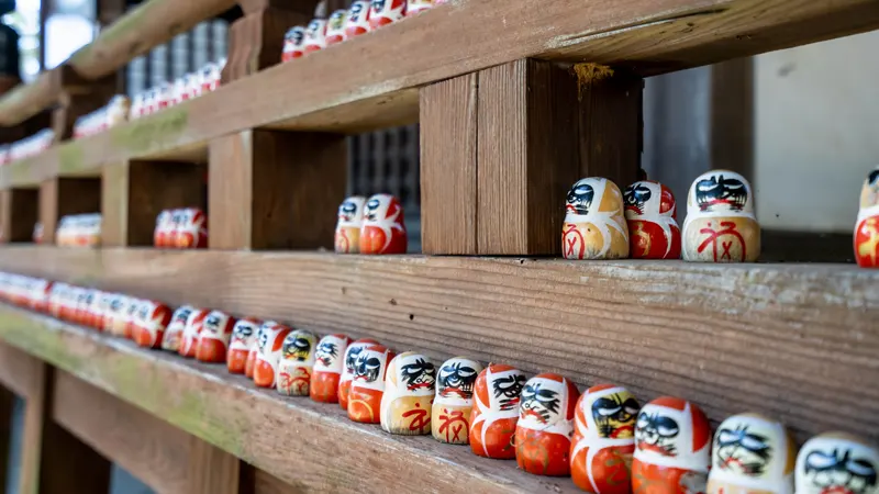 Daruma dolls at Katsuo-ji Main Hall