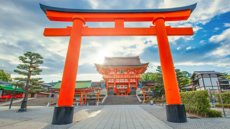 Main sanctuary and Romon Gate exterior