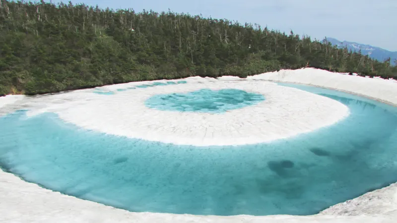 Hachimantai Kagami Pond Dragon Eye