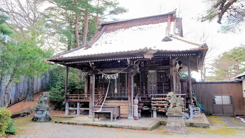 Onsen shrine grounds