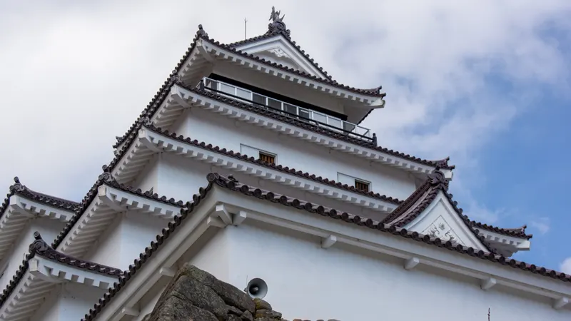 Shiroishi Castle three story turret exterior