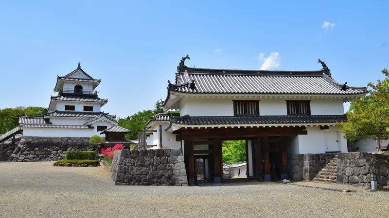 Shiroishi Castle and Otemon Second Gate