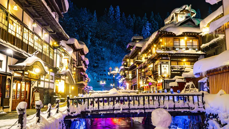 Ginzan Onsen snowy scenery