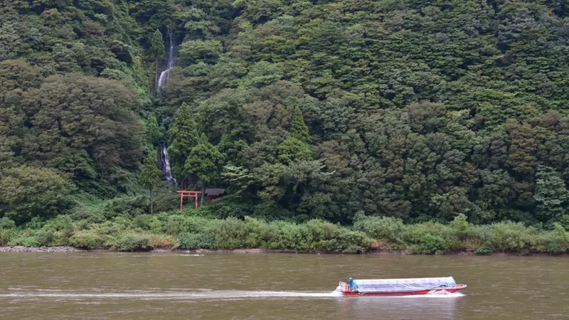 Mogami Gorge Basho Line boats