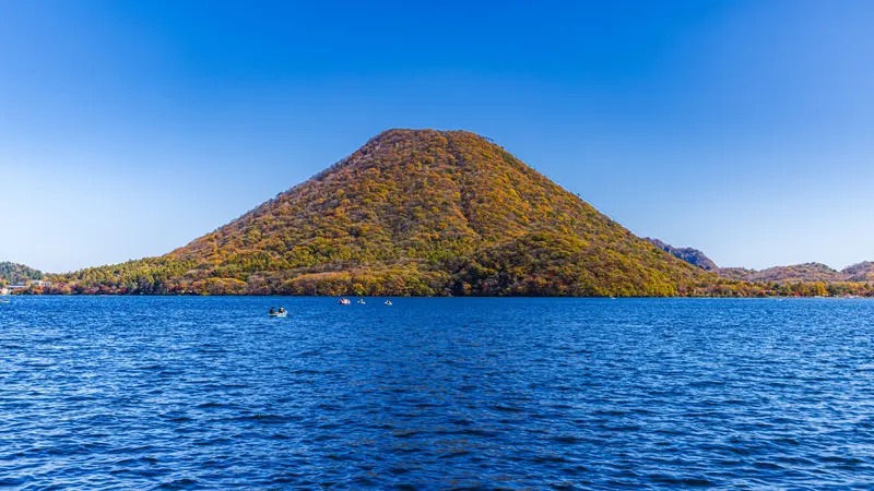 Lake Haruna shoreline