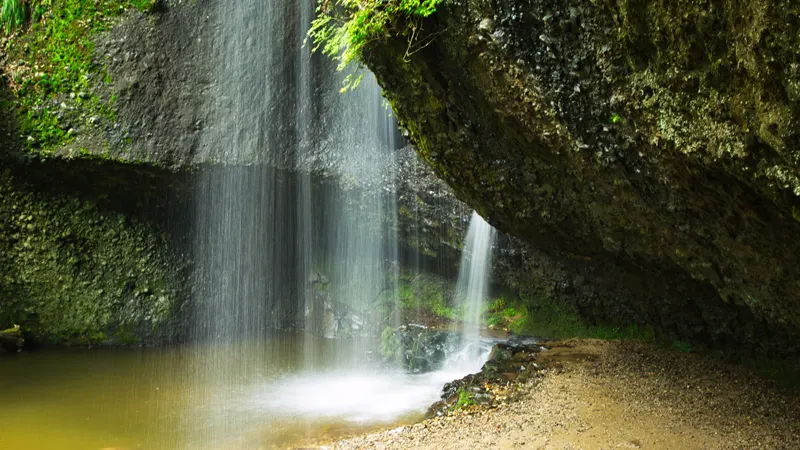 Viewpoint behind Tsukimachi Falls