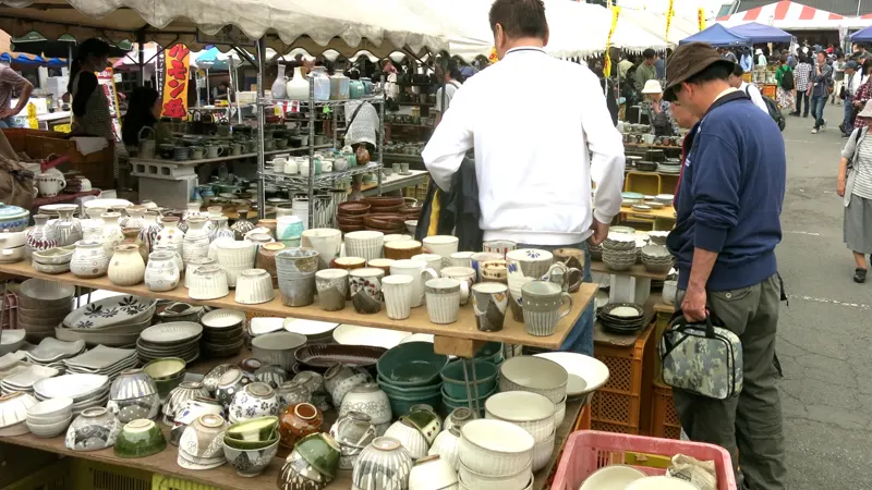 Shopping at Mashiko Market