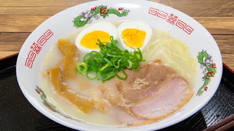 Hakodate salt ramen bowl
