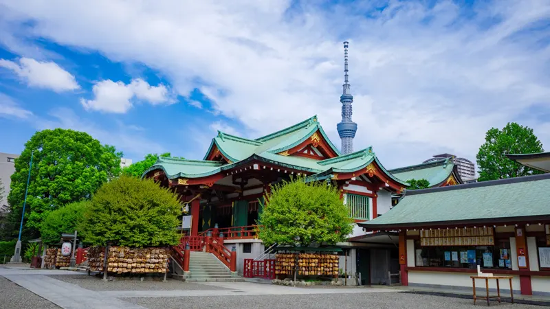 Kameido Tenjin Shrine and Tokyo Skytree