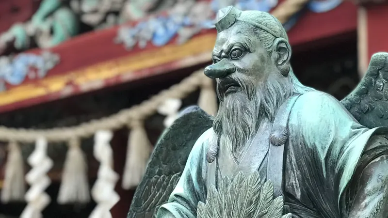 Tengu statue at Yakuoin